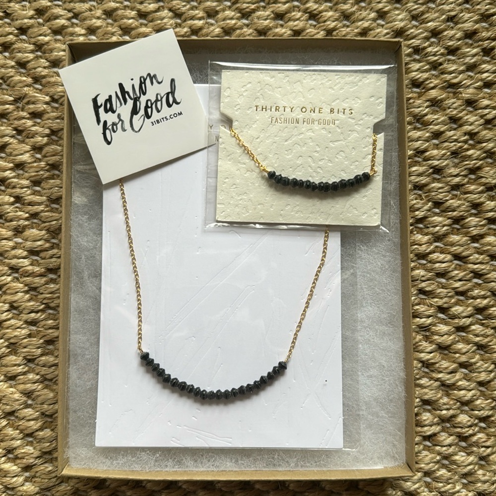 Thirty One Bits necklace & bracelet set